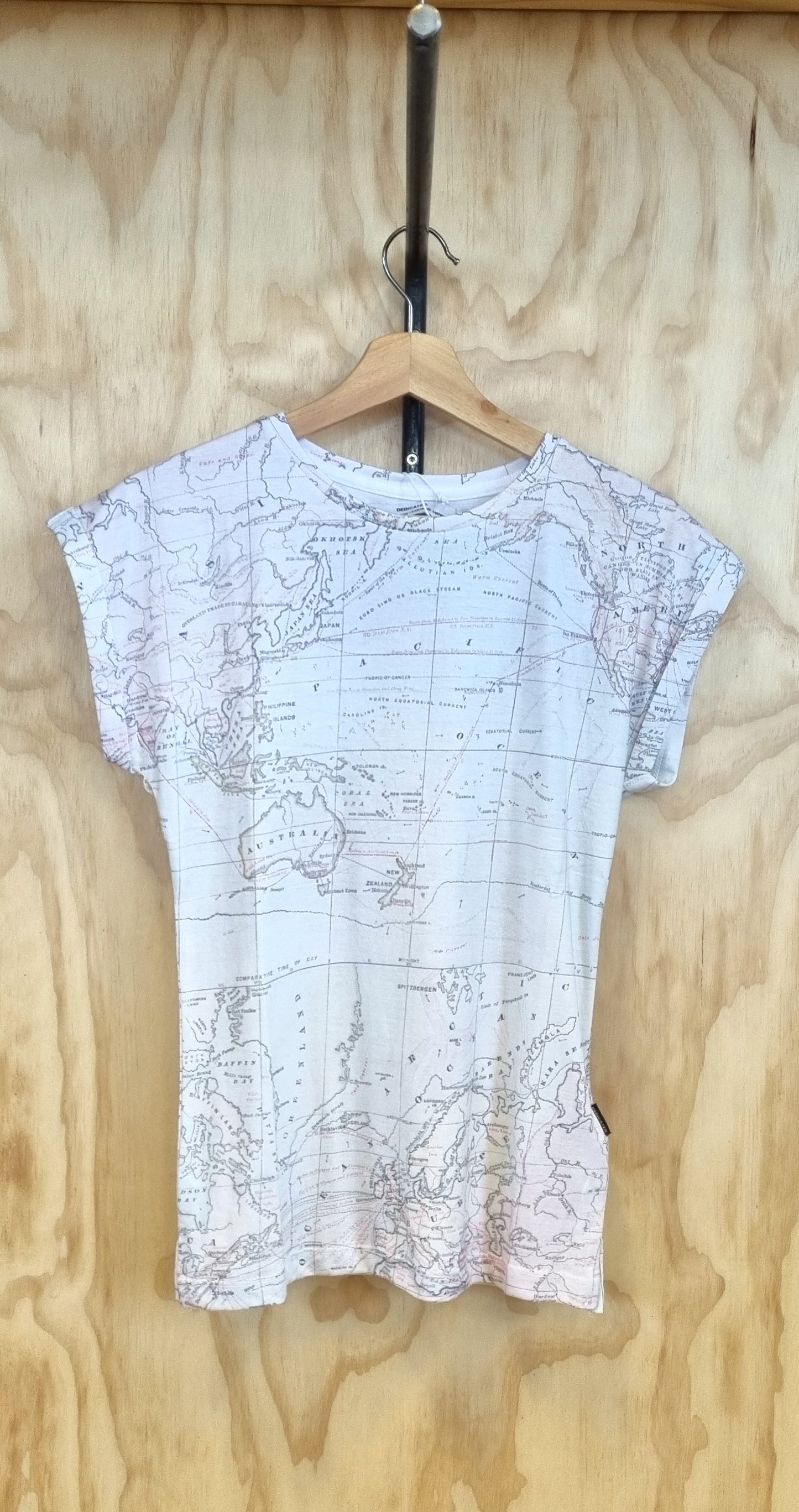 T-shirt map Dedicated